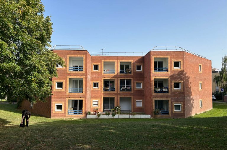 VILLEPREUX-Rehabilitation-CDC-HABITAT-GAIA-ARCHITECTURES